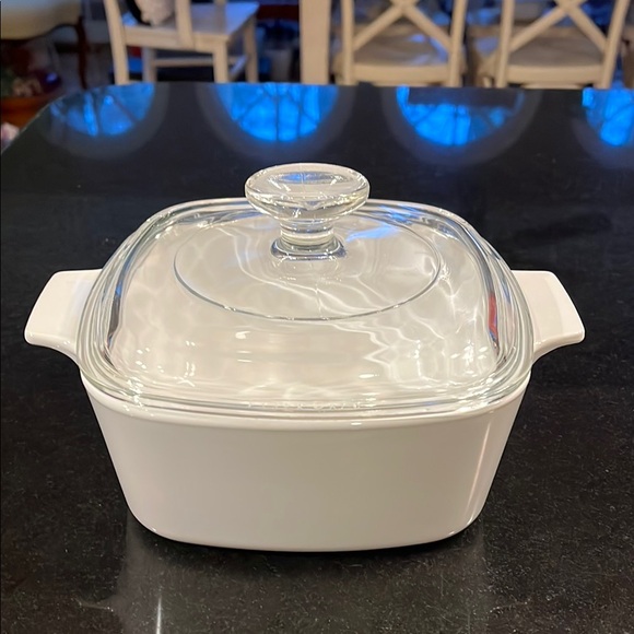 "White" - 1.5L / 1.5QT CorningWare Casserole with Glass Lid - Picture 2 of 9